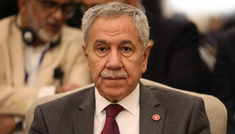 Bülent Arınç Özgür Özel'e övgüler yağdırdı! Dikkat çeken Kurultay yorumu