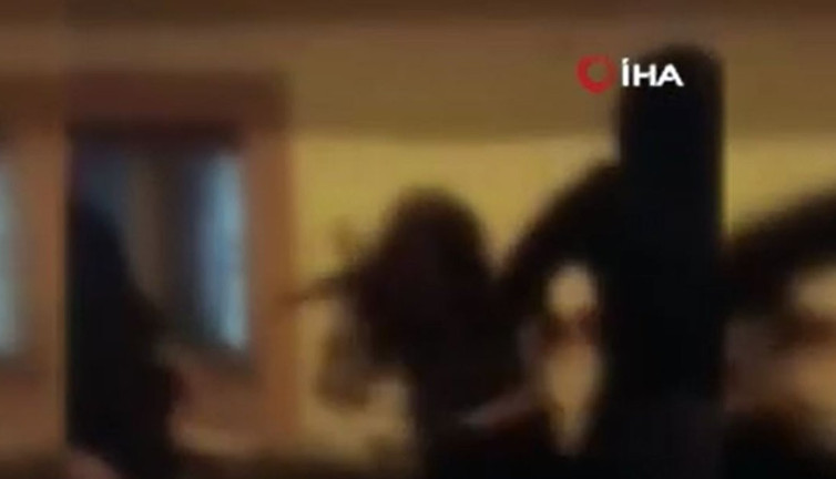 4 kadın oturan kadını öldüresiye dövdü