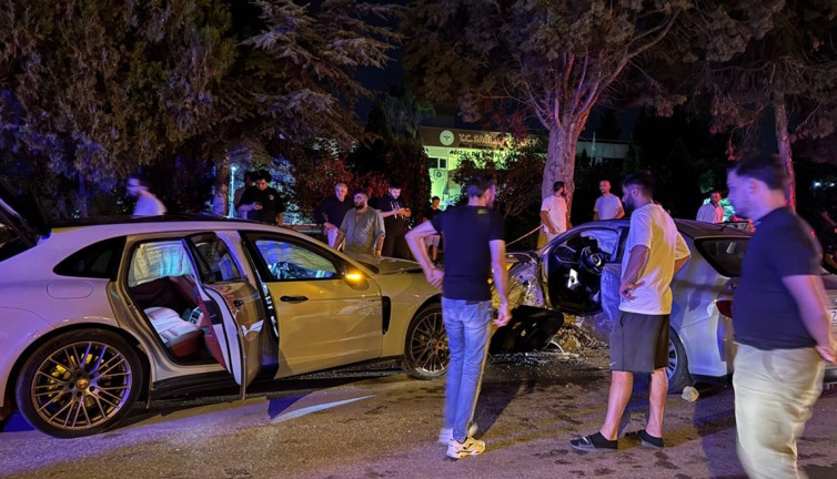 Kocaeli’de 2 otomobil çarpıştı! Yaralılar var