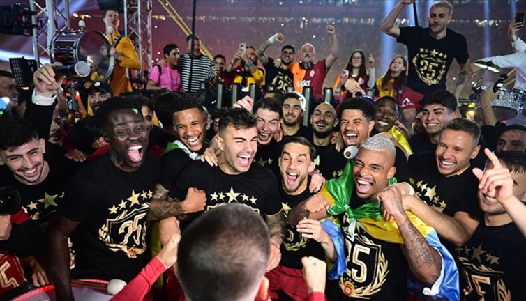 Galatasaray'da flaş ayrılık! Duyanlar kulaklarına inamamadı: 1. Lig ekibine imza attı