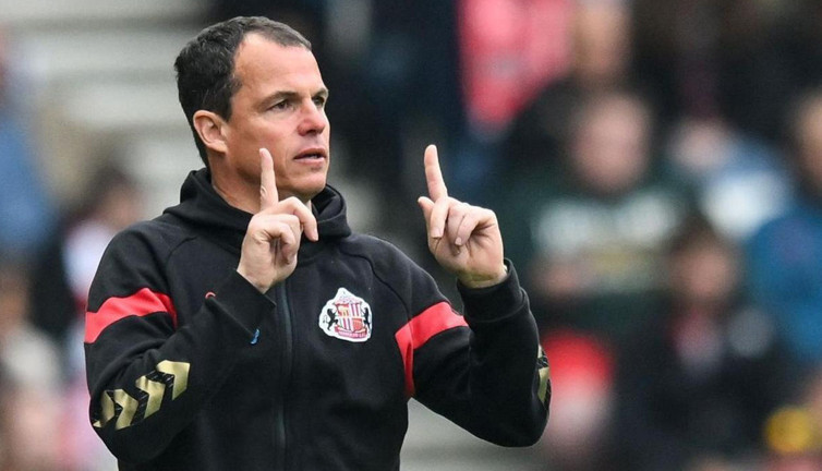 Sunderland yola devam dedi: 3 yıllık imza