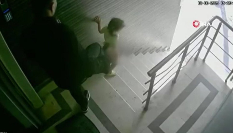 Kızını tekmeleyerek merdivenden atmıştı: Türkiye’nin konuştuğu olayda karar çıktı!