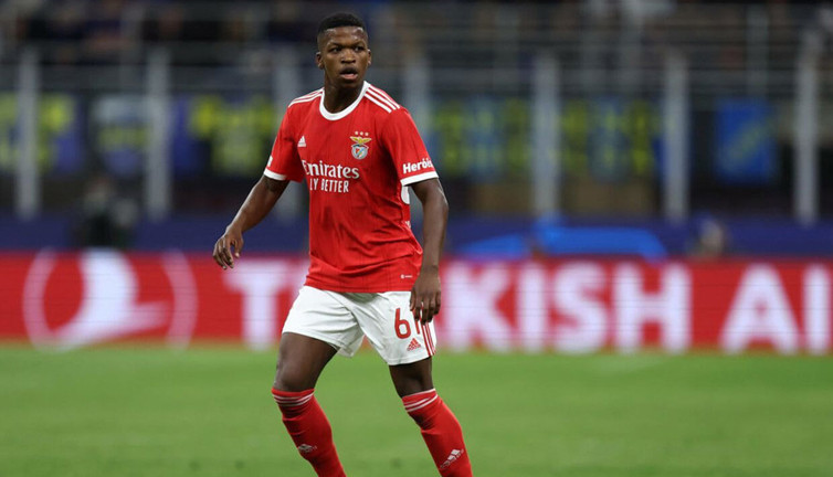 Orkun Kökçü ve Kerem Aktürkoğlu'ndan sonra bir Benficalı daha İstanbul yolcusu