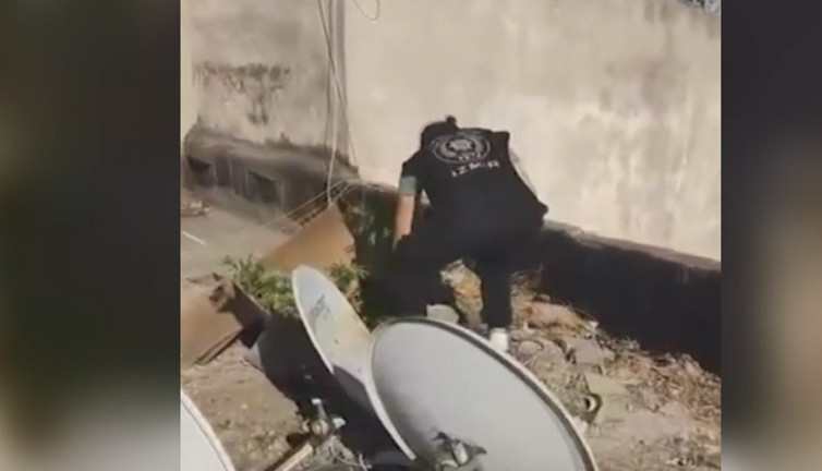 Polis şoka uğradı! Tarihi çarşısının çatısında yetiştirmeye başlamışlar: 3 kişi gözaltına alındı