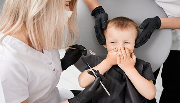 Çocuklardaki dişçi fobisiyle ilgili uzmanlardan etkili yöntemler