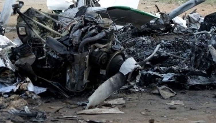 Özel uçak yerleşim alanına düştü. 2 kişi hayatını kaybetti