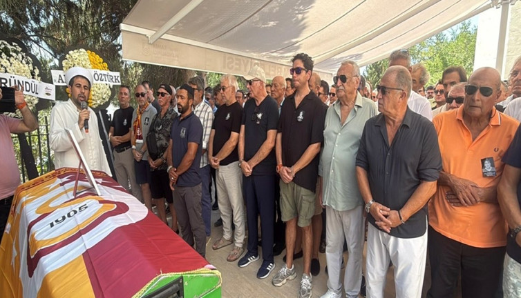 Ünlü spor spikeri Ümit Aktan son yolculuğuna uğurlandı!