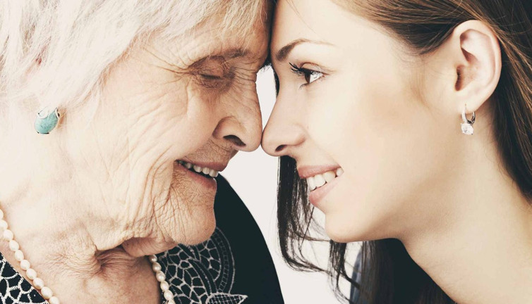 Yaşlanma bulaşıcı mı? Uzmanlar ve bilim bakın ne diyor