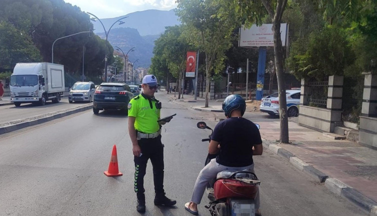 Manisa'da motosikletlilere sıkı denetim