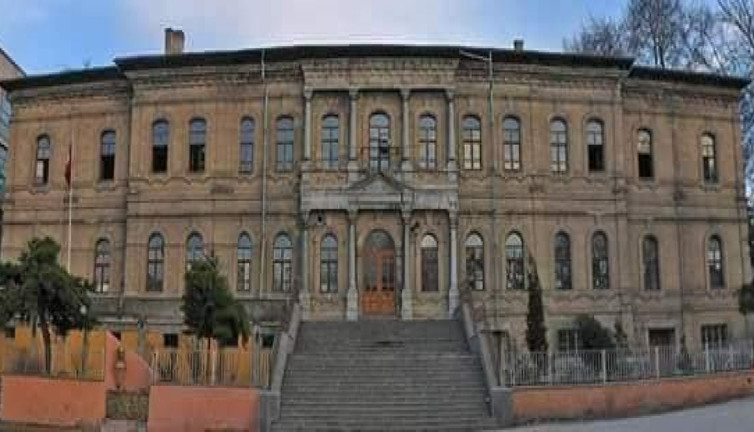 Tarihi taş binaya restorasyon