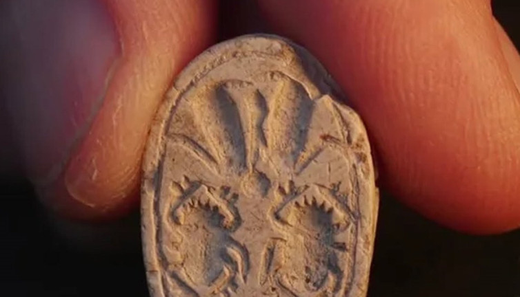 Küçük parmaklarla büyük keşif! 3800 yıllık sır açığa çıktı