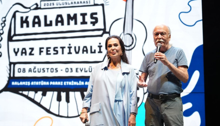 Kalamış’ta yaz şöleni: Festival başladı! Cahit Berkay ve Türkan Şoray sahnede