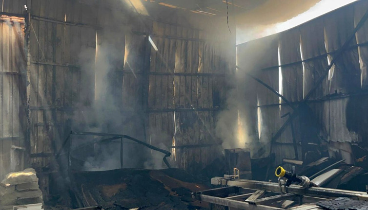 Mobilya atölyesinde alevler yükseldi!