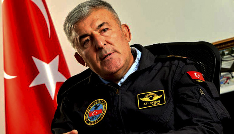 Usta gazeteciden çarpıcı iddia: Jandarmadaki taht kavgasından 'sürpriz' çıktı!