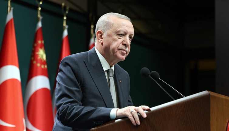 Erdoğan şehit Jandarma Astsubay Ferhat Gedik ile Eren Bülbül'ü andı