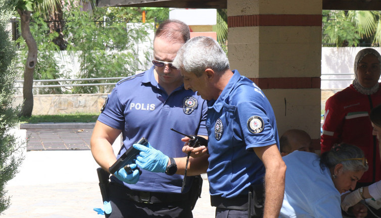 Antalya’da şok olay! Eşiyle tartıştı: Parkta tabancayla kendini vurdu