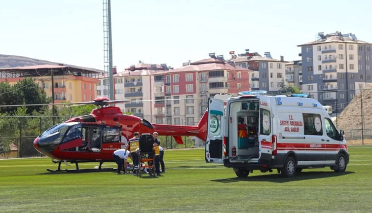 Ambulans helikopter 80 yaşındaki hasta için havalandı