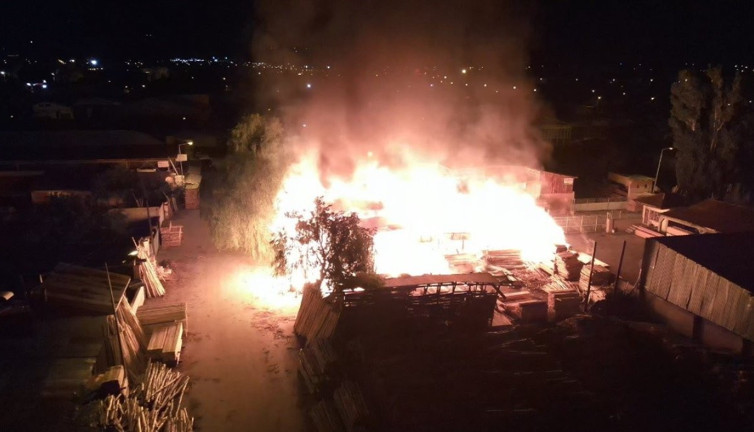 Keresteciler Sitesindeki yangın panik yarattı!