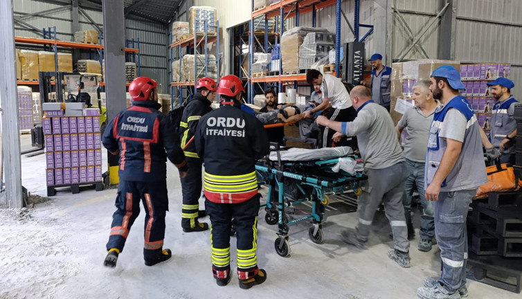 Fatsa’da işçi makineye kapıldı! Fabrikada dehşet anları