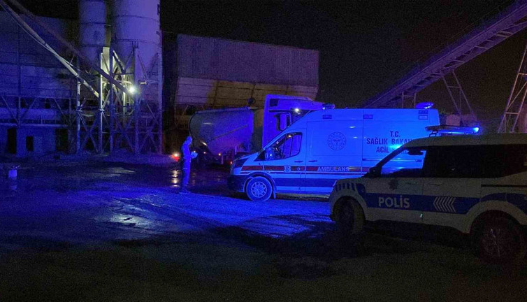 Kamyon kapağı şoförün sonu oldu