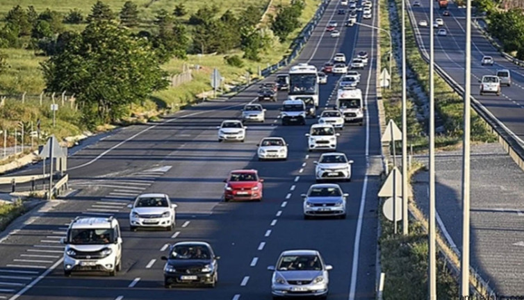 Yola çıkacak sürücülere önemli uyarı! İşte kara yollarındaki çalışmalar ve kapalı yollar (15 Ağustos 2025)