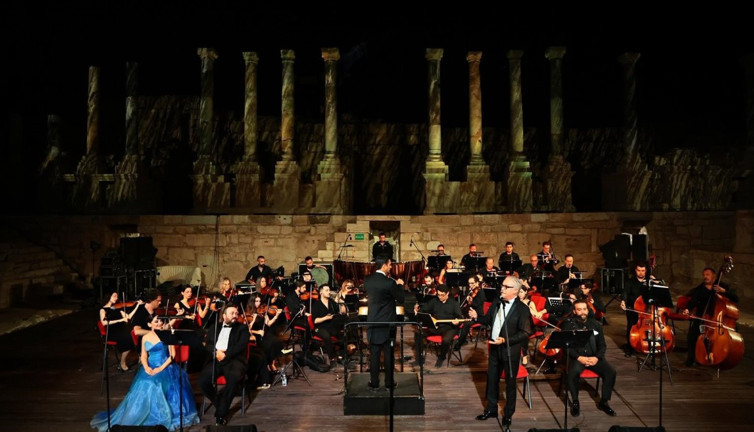 Neşet Ertaş türküleri Laodikya’da senfoniyle yankılandı
