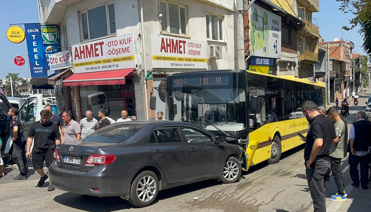 Otobüs ile otomobil kafa kafaya çarpıştı! 1'i çocuk, 5 kişi yaralandı