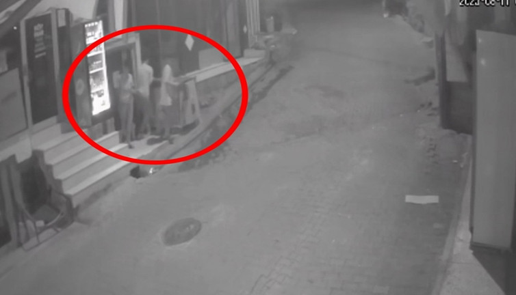 Batman'da market dolabını kırıp dondurma çaldılar