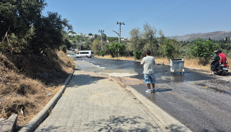 Bodrum’da su isale hattı patladı