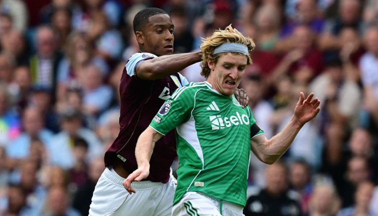 Isak'sız Newcastle 10 kişi Aston Villa'ya gol atamadı