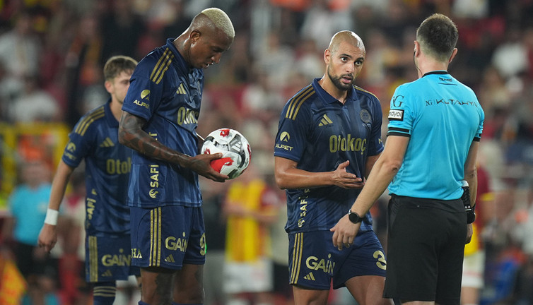 Ünla astroloğun Fenerbahçe pişmanlığı: İlk maçtan şampiyonluk iddiasını geri çekti