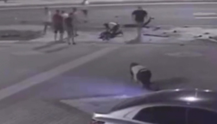 Balıkesir’de korkunç kaza! Ambulans kaldırıma çarptı: Sağlık çalışanları araçtan yola fırladı