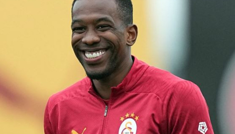 Carlos Cuesta imzayı attı!