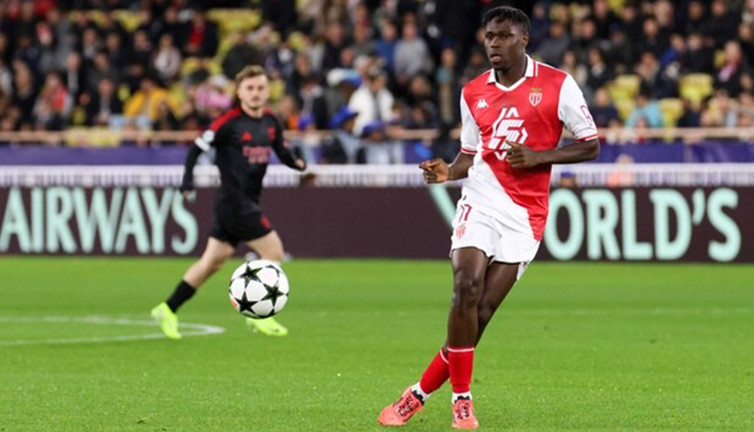 Galatasaray ısrarlı! Stoperde ilk tercih