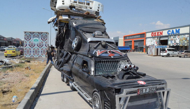 Fatih’in hayal aracı trafikten çekildi! Bilim kurgu aracına ceza