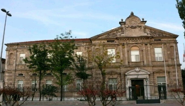 İstanbul'daki tarihi hastane kapatılıyor. Atatürk'ün doktoru da görev yapmıştı