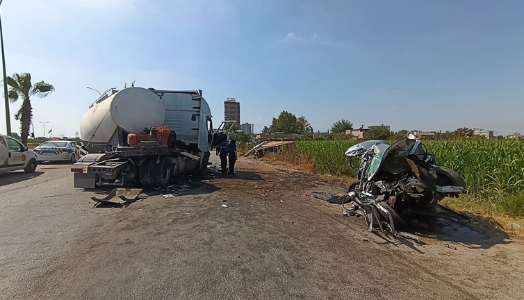 Adana’da tanker sürücü dehşeti yaşattı! Karı-koca yaralandı: Kamyon devrildi