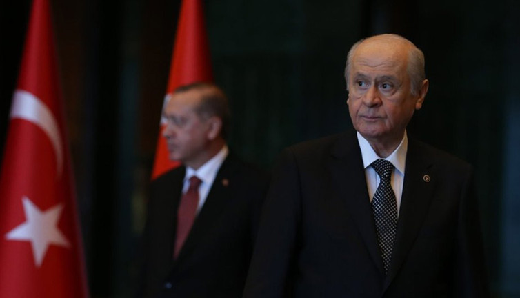 AKP-MHP arasındaki kavganın perde arkasını anlattı! “Halkın payına buradan huzur düşmez”