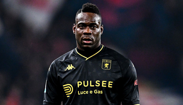 Balotelli Burak Yılmaz'a haber gönderdi