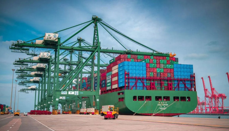 Suudi Arabistan’ın ticaret fazlası zirveye ulaştı