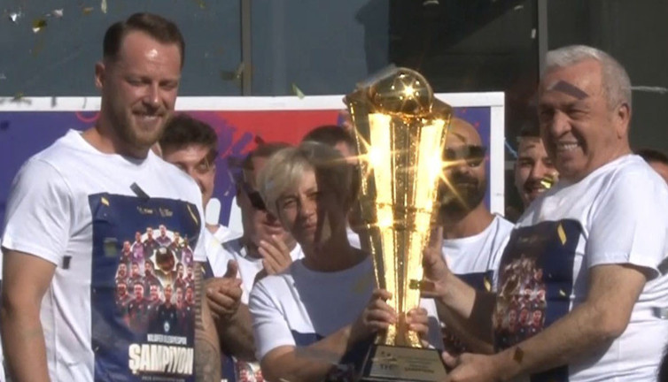 Tarih yazan Nilüfer Belediyespor'a Bursa'da süper karşılama!