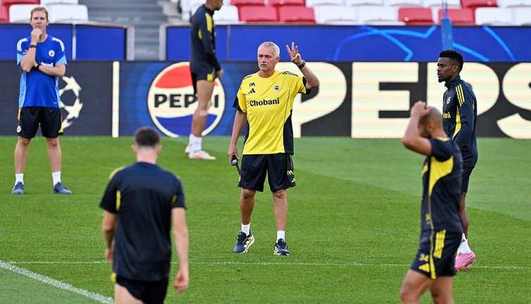 Mourinho’dan transfer çıkışı: “Liste olduğunu sanmıyorum”