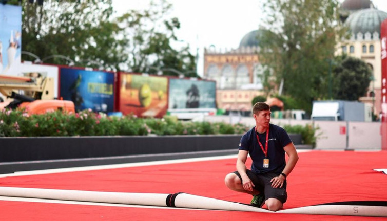 Venedik Film Festivali'ne Gazze gölgesi: Ünlü isimler boykota katıldı