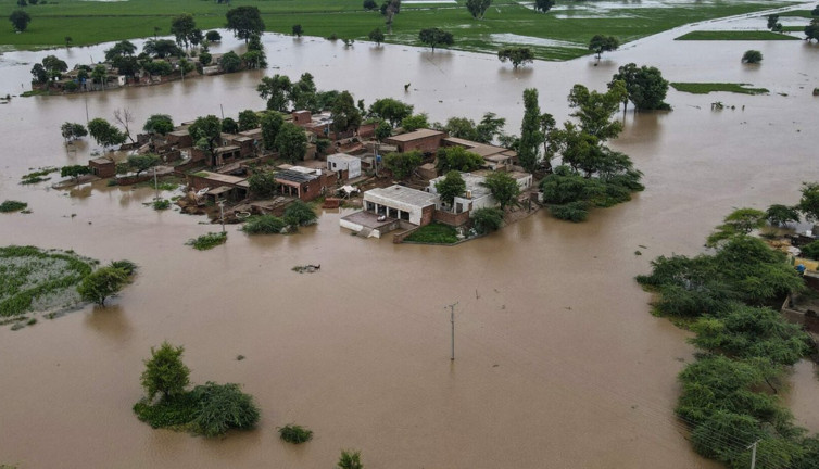 Hindistan'da sel felaketi: Binlerce kişi tahliye edildi, ordu harekete geçti