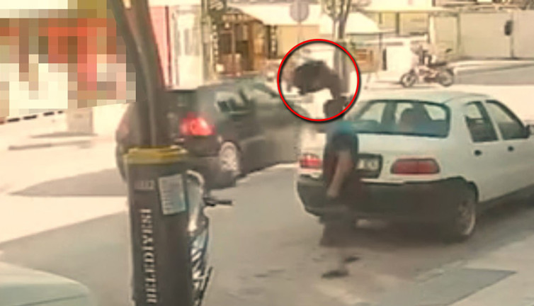 Yola atlaması ile birlikte havaya savruldu