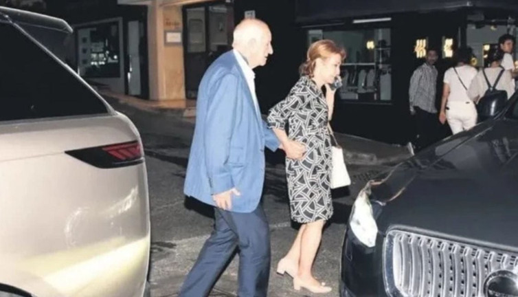 İş insanı İnan Kıraç yoğun bakıma kaldırıldı. Geçen ay barıştığı kızı yanında