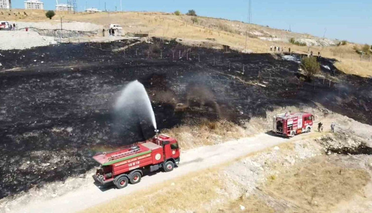 Otluk alanda çıkan yangın söndürüldü