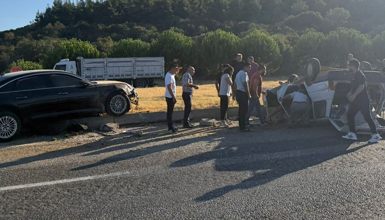 Manisa'da kavşakta kontrolsüz çıkış kanlı bitti