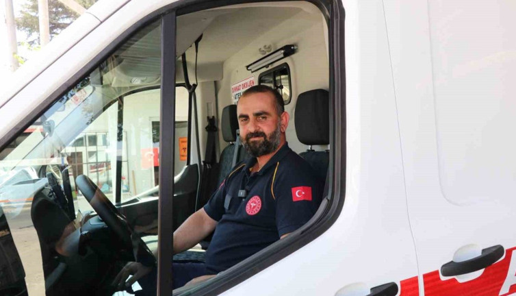 Ambulans şoföründen insanlık dersi! Yaralı çocuğun kahramanı oldu