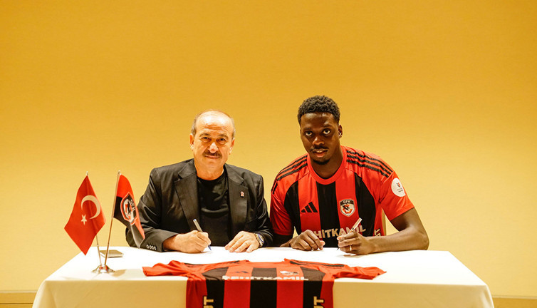 Burak Yılmaz'a Lille'den forvet geldi